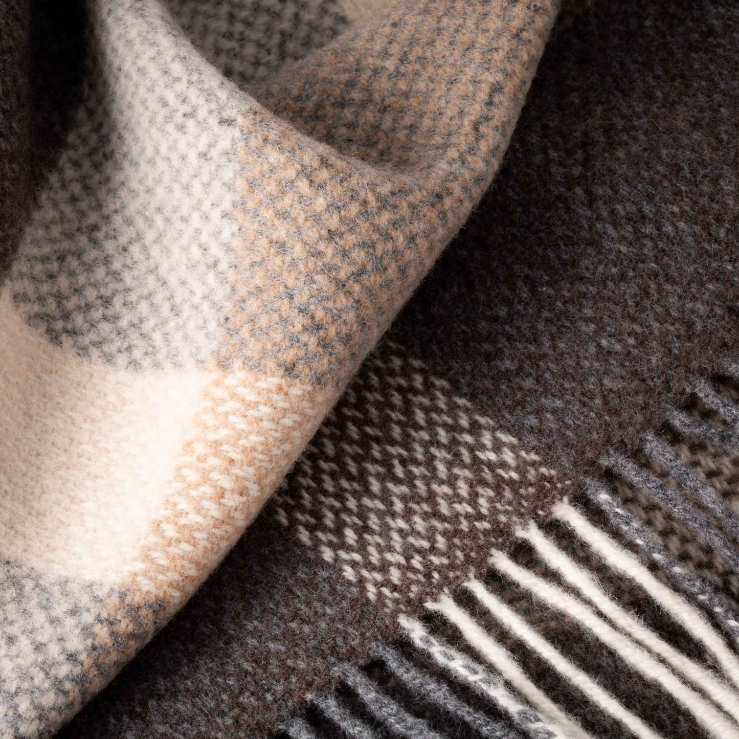 Merino Cashmere Blankie Beige Cream Pleated Check