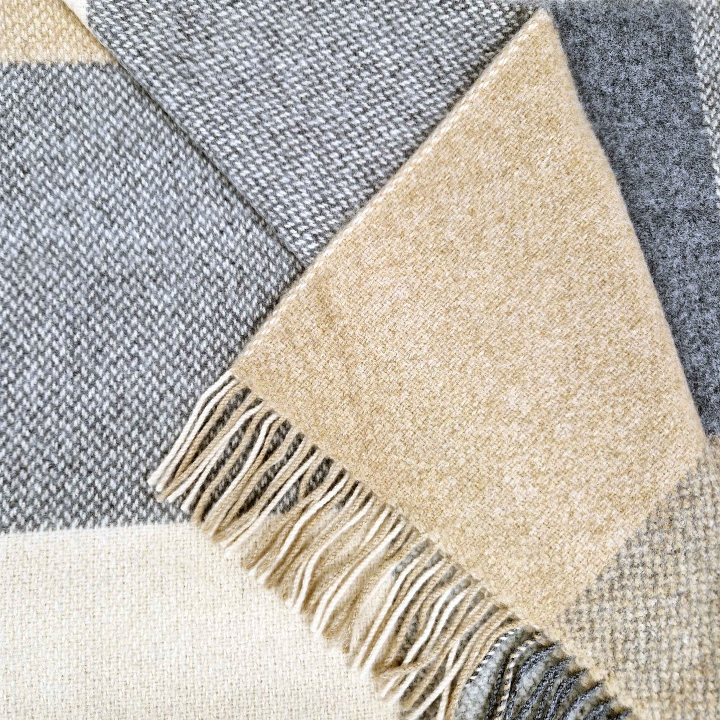 Merino–Cashmere Blankie Groen Antraciet Blokpatroon 136 x 180cm