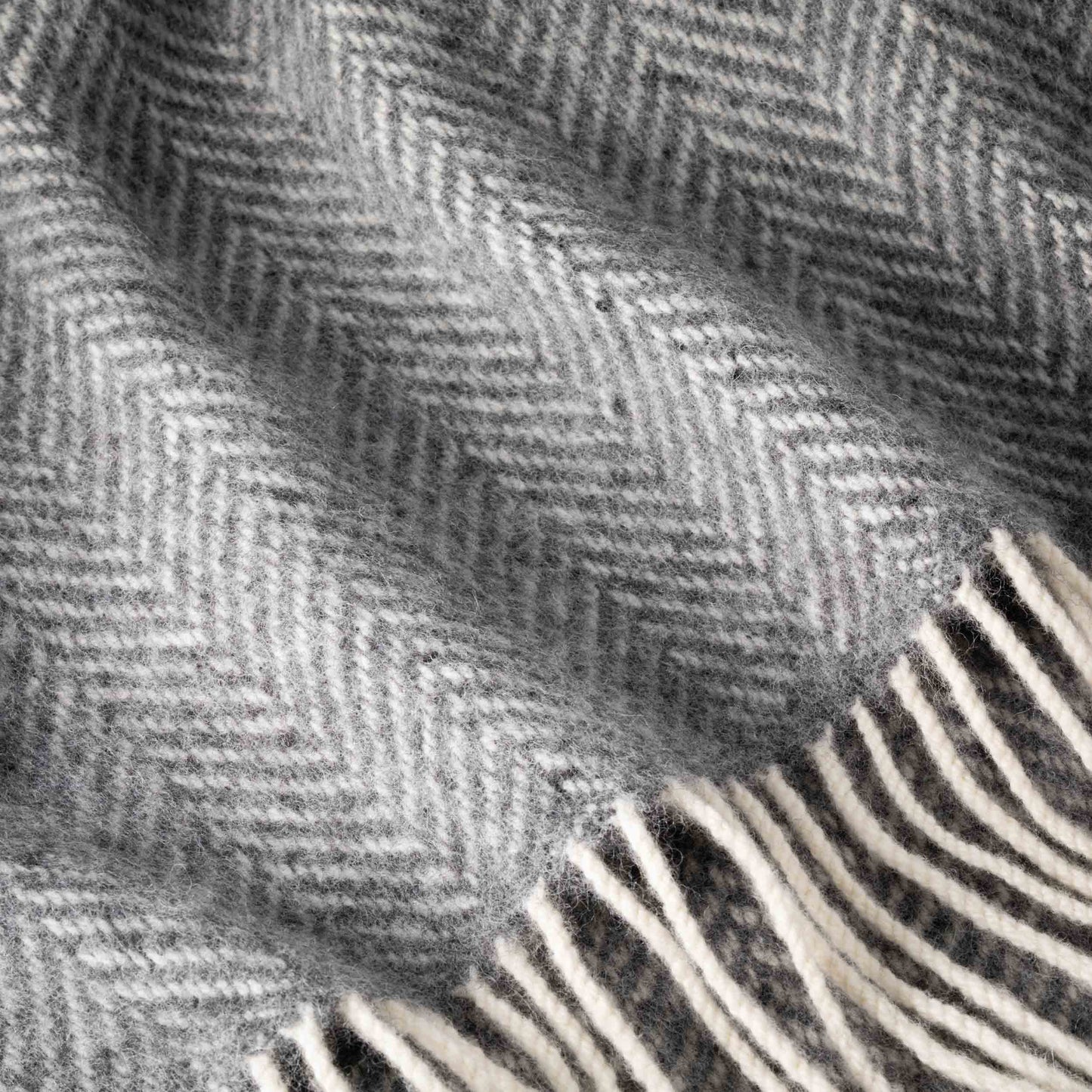 Merino–Cashmere Blankie Grey Herringbone