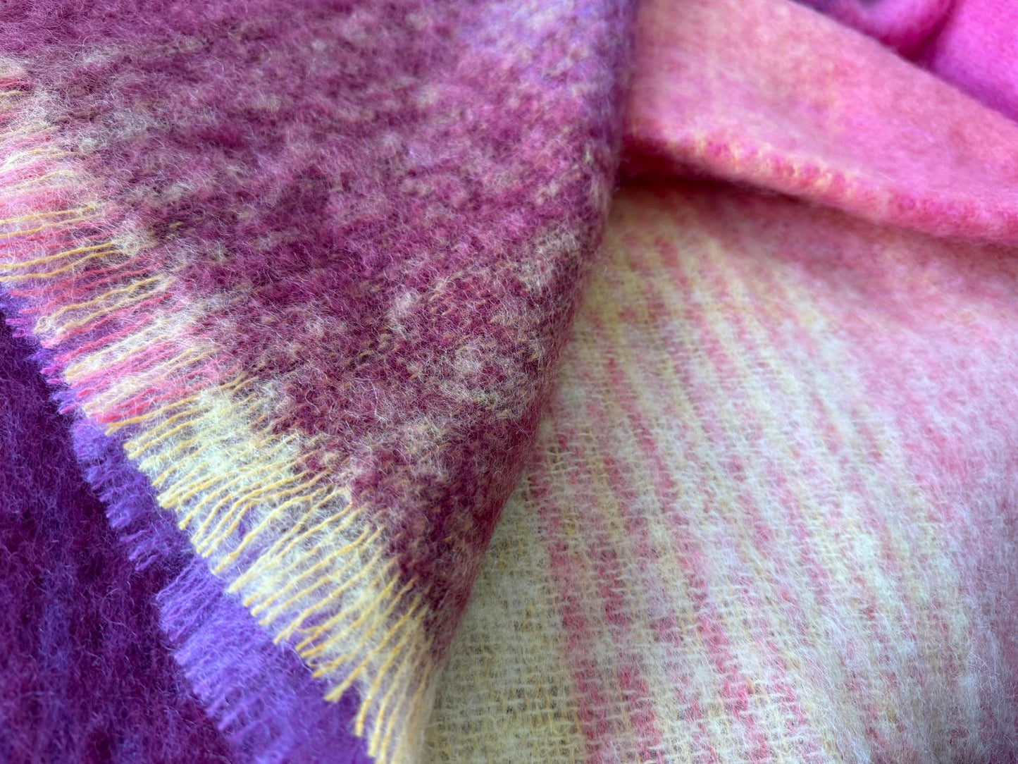 Mohair Wol Blankie Roze Geel Paars Mix 137 x 182cm